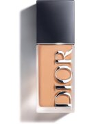 DIOR Forever Skin Wear dolgoobstojni matirajoči tekoči puder SPF 20 odtenek 3 Neutral 30 ml
