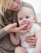 Dr. Brown's Silicone Finger Toothbrush otroška zobna ščetka za na prst z etuijem 1 kos