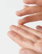 Dr. Hauschka Eye And Lip Care hranilni balzam za predel okoli oči 10 ml