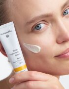 Dr. Hauschka Facial Care Rose Day Cream Light lahka krema iz vrtnice 30 ml