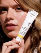 Dr. Hauschka Facial Care Tinted Face SPF Sun Cream tonirana krema za sončenje za obraz SPF 30 40 ml