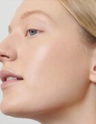 Dr. Hauschka Make-Up Foundation lahki tekoči puder odtenek 01 macadamia 30 ml