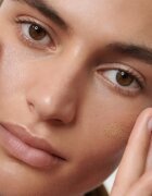 Dr. Hauschka Make-Up Foundation lahki tekoči puder odtenek 04 hazelnut 30 ml