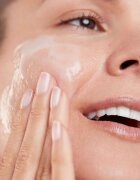 Elemis Dynamic Resurfacing Facial Wash čistilni gel z gladilnim učinkom 200 ml