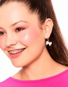 essence BABY GOT BLUSH rdečilo v paličici odtenek 50 cherry cherry baby 5.5 g