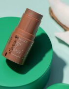 essence baby got bronze posvetlitveni bronzer z bleščicami odtenek 20 Holiday Glow 5.5 g