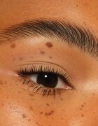 essence BLUR NUDE senčila za oči v svičniku odtenek 02 Soft Macchiato 1.2 g