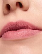 essence Blur Soufflé mat tekoča šminka odtenek 06 Pillow Talking 3.6 ml