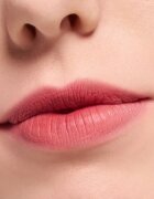 essence Blur Soufflé mat tekoča šminka odtenek 07 Main Character 3.6 ml