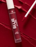essence Blur Soufflé mat tekoča šminka odtenek 11 Clickbait 3.6 ml