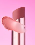 essence Blur Soufflé tonirani balzam za ustnice z mat učinkom odtenek 04 Nude Mauve 3 g