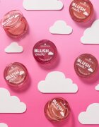 essence BLUSH crush! rdečilo odtenek Blossom Pink 4.5 g