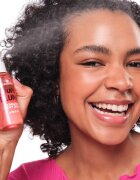 essence bouncy PLUMP pršilo za fiksiranje make-upa z vlažilnim učinkom 50 ml