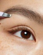 essence Brow Tweezer pinceta za obrvi 1 kos