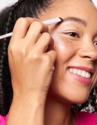 essence Brows on fleek poševni čopič za obrvi 1 kos