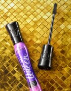 essence call me QUEEN maskara z učinkom umetnih trepalnic odtenek Black 115 ml