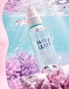 essence Disney The Little Mermaid pršilo za fiksiranje make-upa z vlažilnim učinkom 01 Make A Splash 50 ml