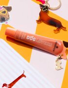 essence DOG GANG OR CAT CREW?!? DOG LOVERS tonirani balzam za ustnice s peptidi odtenek 01 Best Buddy 13 ml