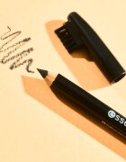 essence Eyebrow DESIGNER svinčnik za obrvi odtenek 01 Black 1 g