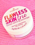 essence Flawless Skin Trio fiksacijski puder v prahu 8 g