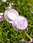essence GLIMMER IN A BUBBLE vlažilna maska za ustnice z bleščicami odtenek 01 Kiss In A Bubble 7.5 g
