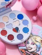 essence Harley Quinn paleta senčil za oči odtenek 02 Mad Love 102 g