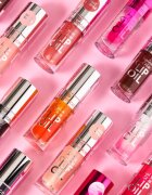essence Hydra Kiss vlažilno olje za ustnice odtenek 12 Ruby Sparkle 4 ml