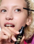 essence Lash PRINCESS TUBING maskara z učinkom umetnih trepalnic odtenek 01 Black 12 ml