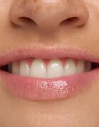 essence LIP swirl vlažilna maska za ustnice s hranilnim učinkom 8 g