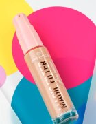 essence MAGIC FILTER fluid za osvetljevanje odtenek 30 Medium/Tan 14 ml