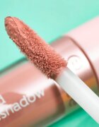 essence Matte tekoče senčilo za oči odtenek 01 Bare Bliss 3 ml