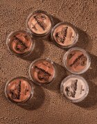 essence Mattifying kompaktni puder z mat učinkom odtenek 02 12 g