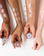 essence mono glitter bleščeča senčila za oči odtenek 02 Rosy Sparkle 2 g
