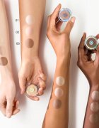essence mono pearly bleščeča senčila za oči odtenek 2 g