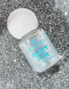 essence PARTY FUN lak za nohte s holografskim učinkom z bleščicami odtenek 20 5 ml