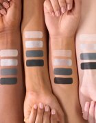 essence The Grey Edition paleta senčil za oči mini 3.6 g