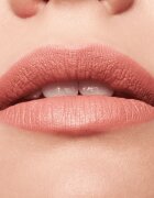 essence The slim STICK dolgoobstojna šminka odtenek 102 Over The Nude 17 ml