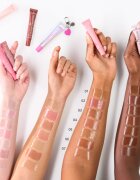 essence the super peptide glossy lip treatment balzam za ustnice odtenek 07 Sugardorable! 10 ml