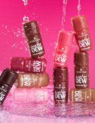 essence water DEW SERUM BRONZER tekoči bronzer s posvetlitvenim učinkom odtenek 30 Spritz Glow 3.5 ml