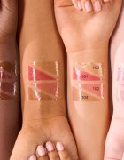essence WHAT THE FAKE! sijaj za ustnice za večji volumen odtenek 101 Main Squeeze 4 ml