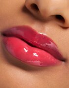 essence WHAT THE FAKE! sijaj za ustnice za večji volumen odtenek 101 Main Squeeze 4 ml