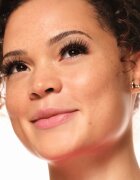 essence WHAT THE FAKE! umetne trepalnice Dramatic Curl 1 par