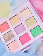 essence WHAT THE FLUFF?! paleta senčil za oči odtenek 01 Cotton Candy Skies 11.6 g