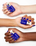 Essie Snow White lak za nohte odtenek brave and true 13.5 ml