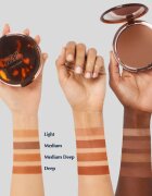 Estée Lauder Bronze Goddess bronzer s pudrastim učinkom odtenek Light 21 g