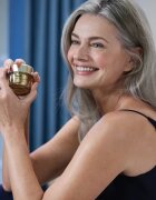 Estée Lauder Revitalizing Supreme+ Youth Power Creme dnevna lifting in učvrstitvena krema za posvetlitev in zgladitev kože 50 ml
