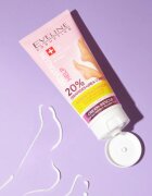 Eveline Cosmetics Revitalum regeneracijska in vlažilna krema za stopala 75 ml