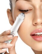 FlosLek Pharma Eye Care posvetlitveni serum za predel okoli oči proti oteklinam in temnim kolobarjem 15 ml
