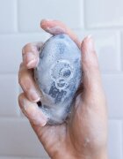 Foamie Too Coal To Be True trdo milo za čiščenje obraza za normalno do mešano kožo 60 g
