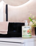 Folk & Flora Avocado & Olive tekoče milo za občutljivo kožo 500 ml
